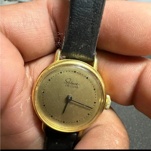 Vintage Selecta De Luxe Mechanical Windup Watch Gold Tone Black Band Working - Picture 5 of 7